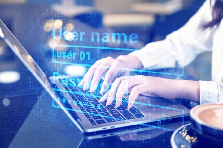 健身时该选戴拿战歌还是迪迦圣曲？